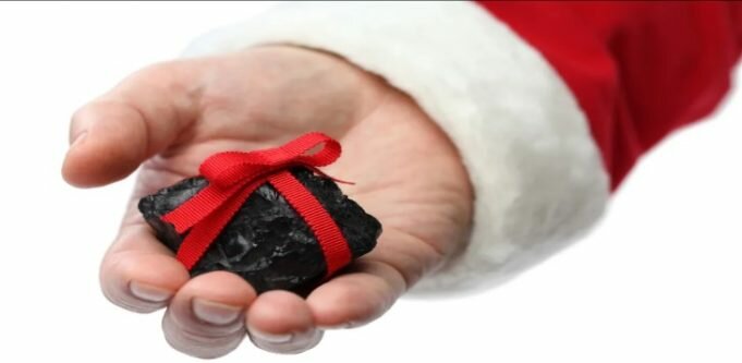 ¿Por qué Santa Claus da carbón a los niños malos? origen carbon papa noel