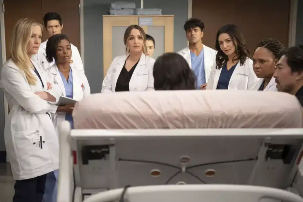 Grey’s Anatomy la primera imagen de la temporada 22 siembra la duda