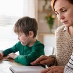 Conciliare carriera e cura è possibile? Working Mom porta gli spazi educativi nei luoghi di lavoro