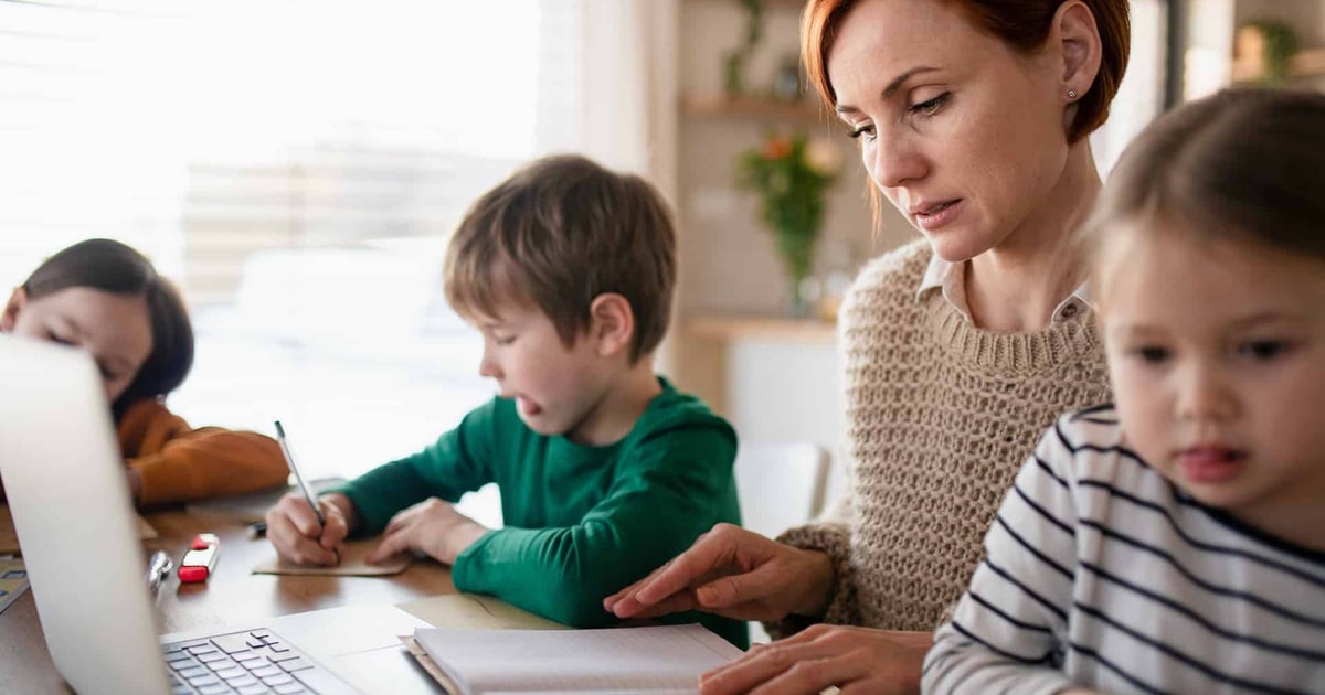 Conciliare carriera e cura è possibile? Working Mom porta gli spazi educativi nei luoghi di lavoro
