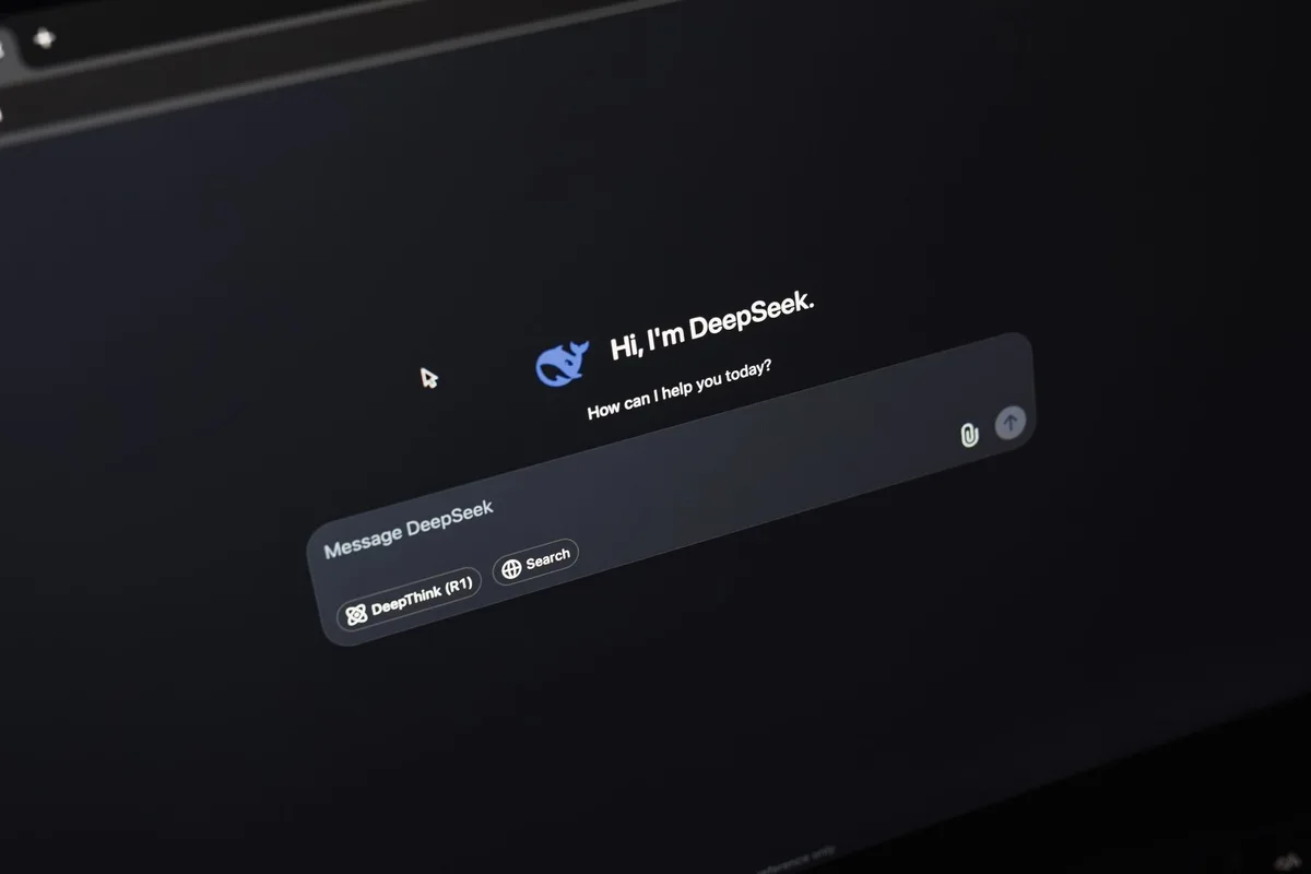 Pantalla de interfaz de chatbot en un sitio web de servicio al cliente